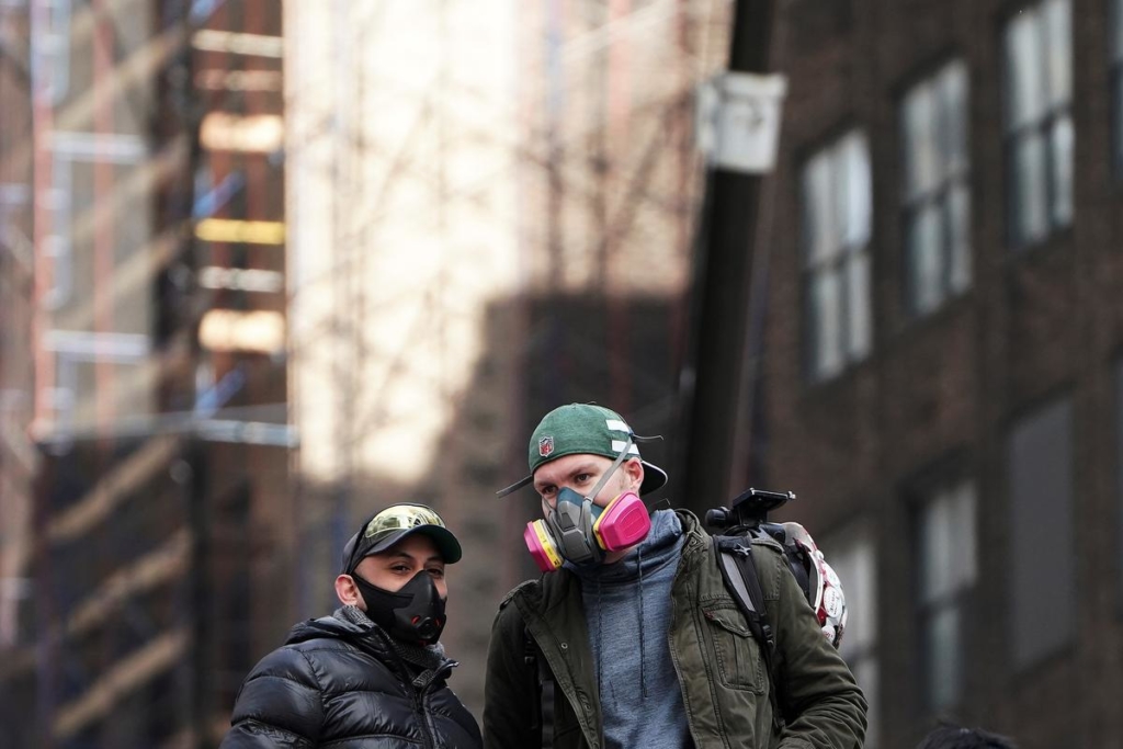 Trump and U.S. states escalate campaign to slow coronavirus spread