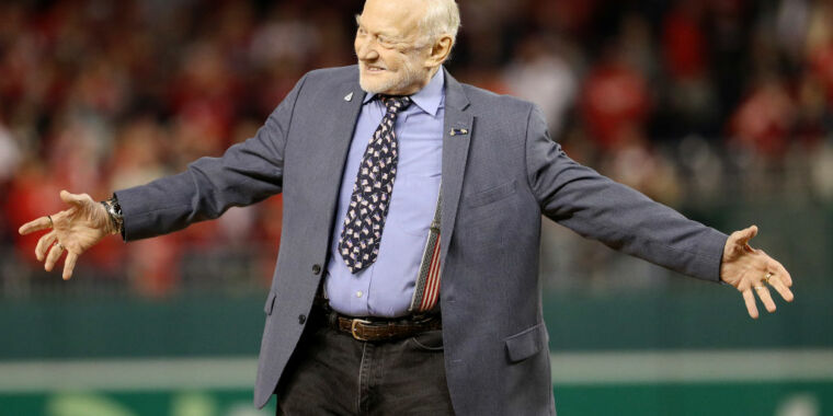 buzz-aldrin-has-some-advice-for-americans-in-quarantine.jpg Buzz Aldrin has some advice for Americans in quarantine