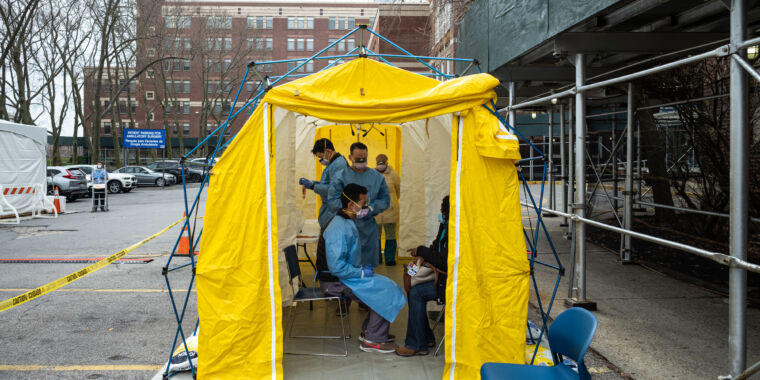 In ERs overwhelmed by COVID-19, here’s who might get treated—and who might not In ERs overwhelmed by COVID-19, here’s who might get treated—and who might not