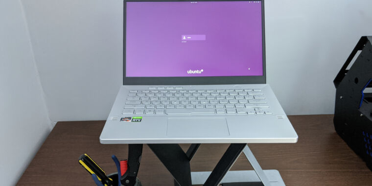 moft-z-is-a-standing-desk-that-fits-in-your-laptop-bag.jpg Moft Z is a standing desk that fits in your laptop bag