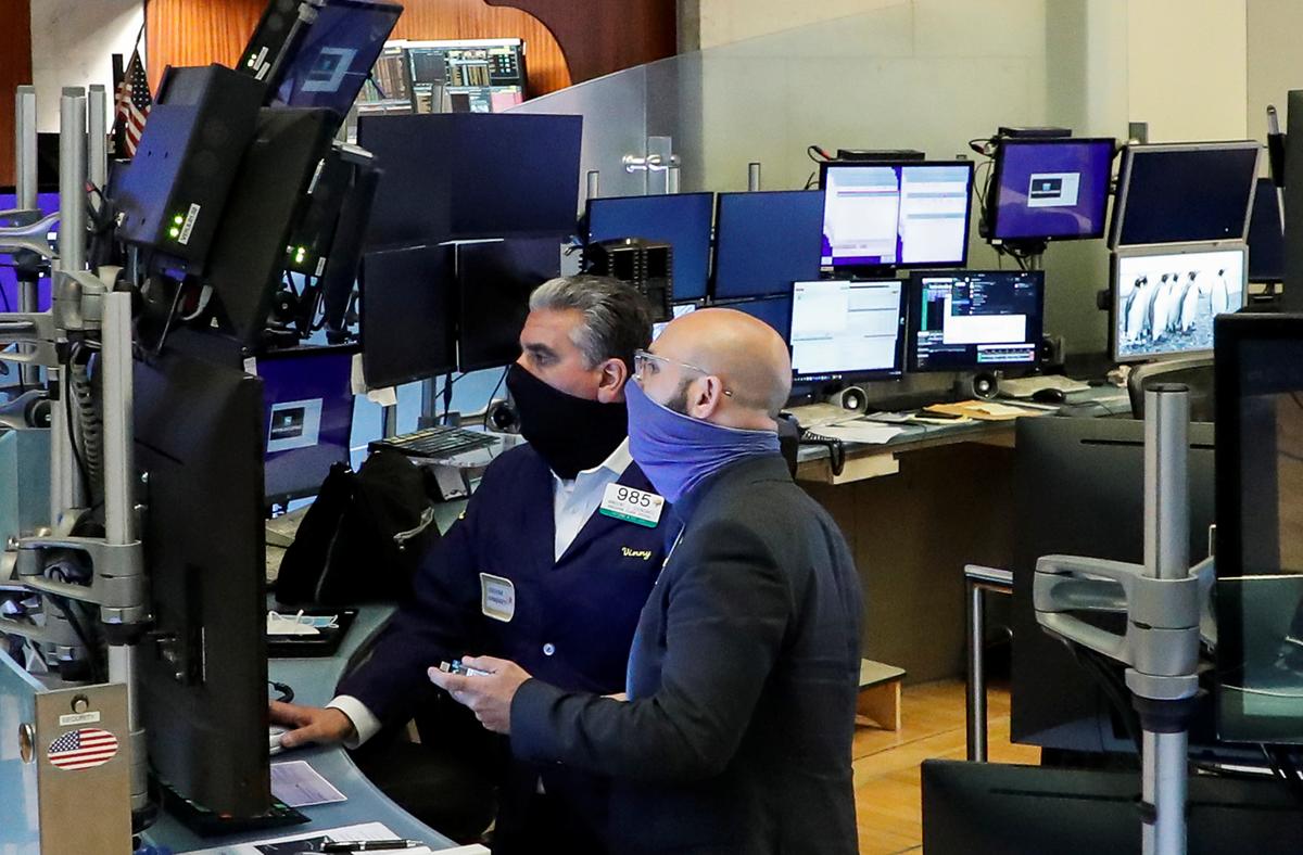 wall-street-ends-down-in-late-selloff-facebook-and-china-weigh.jpg Wall Street ends down in late selloff; Facebook and China weigh