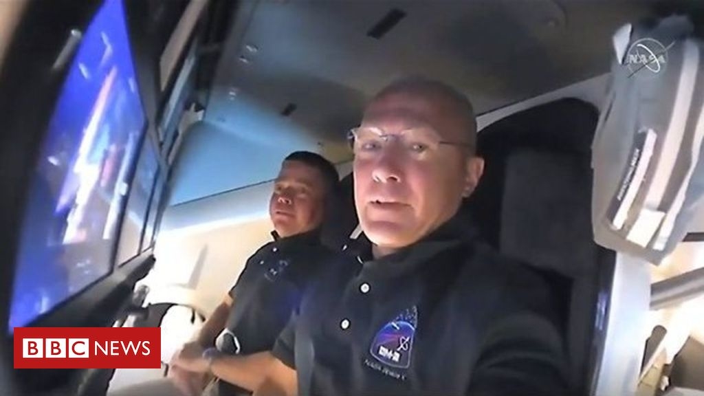 Astronaut capsule set to dock with space station