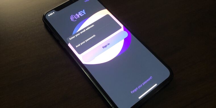 why-one-email-app-went-to-war-with-apple-and-why-neither-one-is-right.jpeg Why one email app went to war with Apple—and why neither one is right