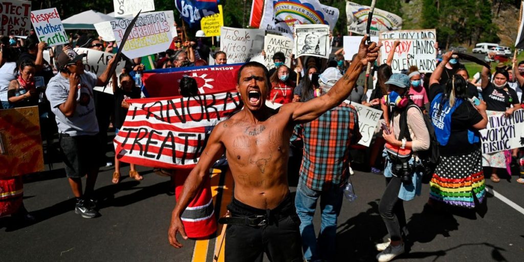 Trump at Mount Rushmore: Native protesters block road to sacred land – Business Insider