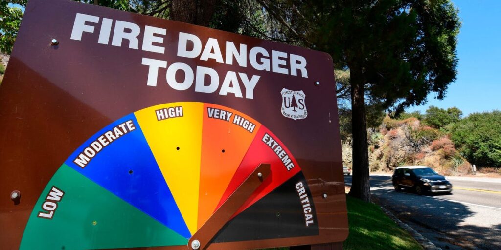 Los Angeles smashes temperature record amid dangerous heat wave – Insider