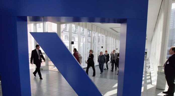 European bank shares tumble after leaked files unveil suspicious money flows worth over $2 trillion European bank shares tumble after leaked files unveil suspicious money flows worth over $2 trillion