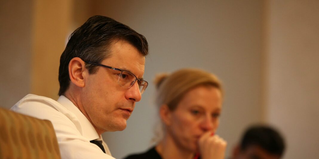 the-worlds-biggest-wealth-manager-says-hopes-for-a-vaccine-may-make-the-fed-slow-to-react-in-injecting-fresh-cash.jpg The world’s biggest wealth manager says hopes for a vaccine may make the Fed ‘slow to react’ in injecting fresh cash