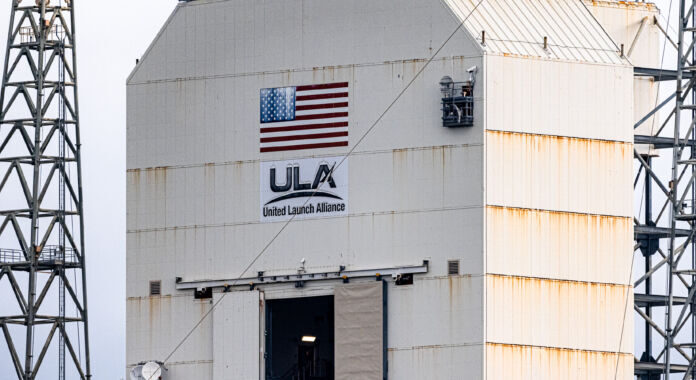 Delta IV Heavy rocket delayed again, raising concerns of aging infrastructure Delta IV Heavy rocket delayed again, raising concerns of aging infrastructure