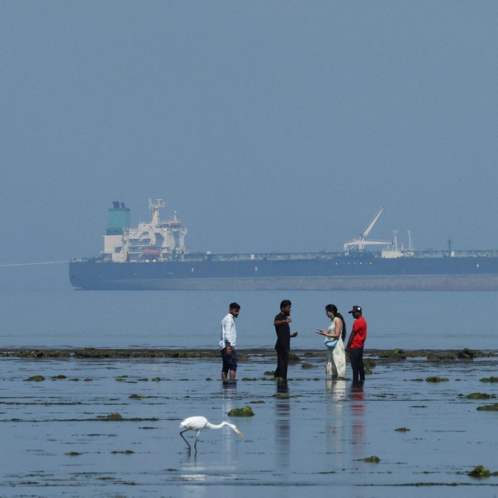 trump-draws-bipartisan-backlash-for-easing-oil-sanctions-on-russia-and-iran