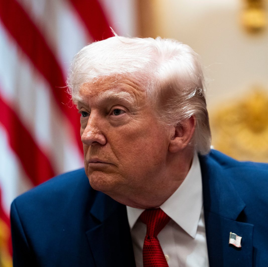 trump-directs-officials-to-pay-all-dhs.-employees trump-directs-officials-to-pay-all-dhs.-employees