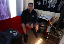 Exclusive | Inside LA’s homeless mini town as tiny houses with TVs and AC are illegally sold for $100 exclusive-|-inside-la’s-homeless-mini-town-as-tiny-houses-with-tvs-and-ac-are-illegally-sold-for-$100