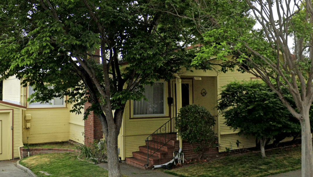 why-adorable-home-has-been-covered-in-cryptic-graffiti-—-as-neighbors-speak-out