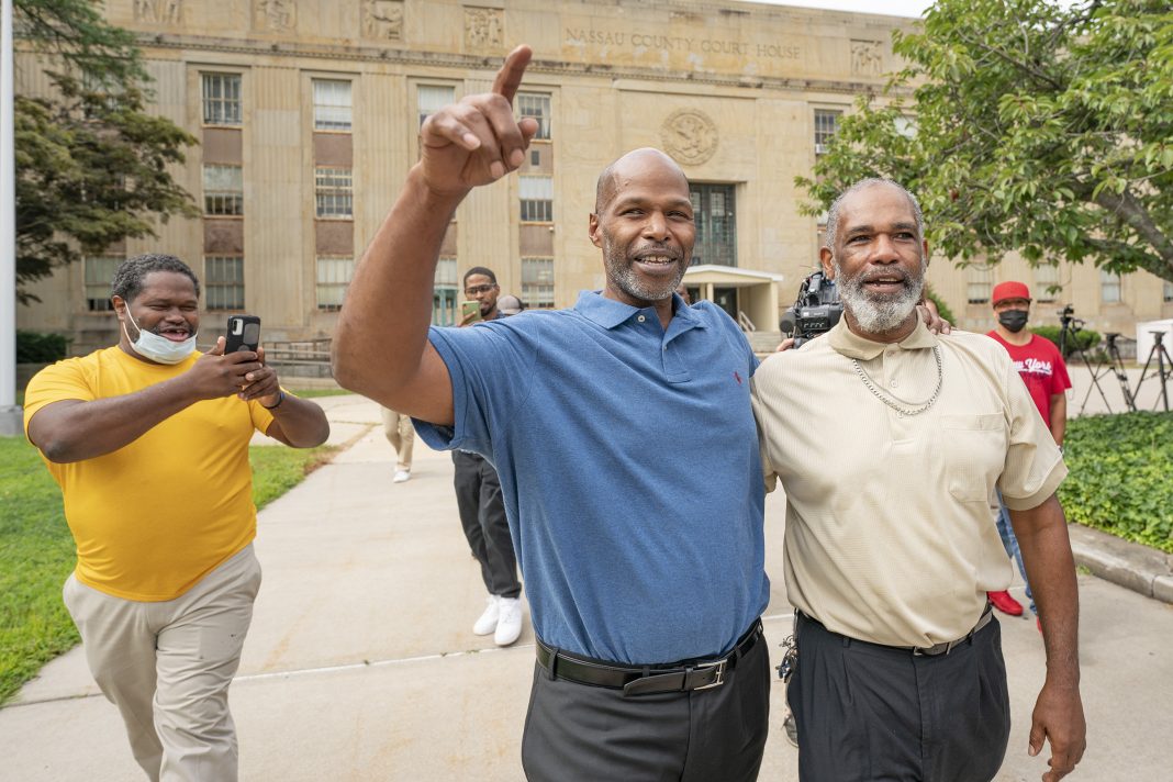 man-who-did-30-years-for-murder-of-hofstra-coach-forced-into-confession-by-cops-who-denied-him-water:-lawsuit man-who-did-30-years-for-murder-of-hofstra-coach-forced-into-confession-by-cops-who-denied-him-water:-lawsuit