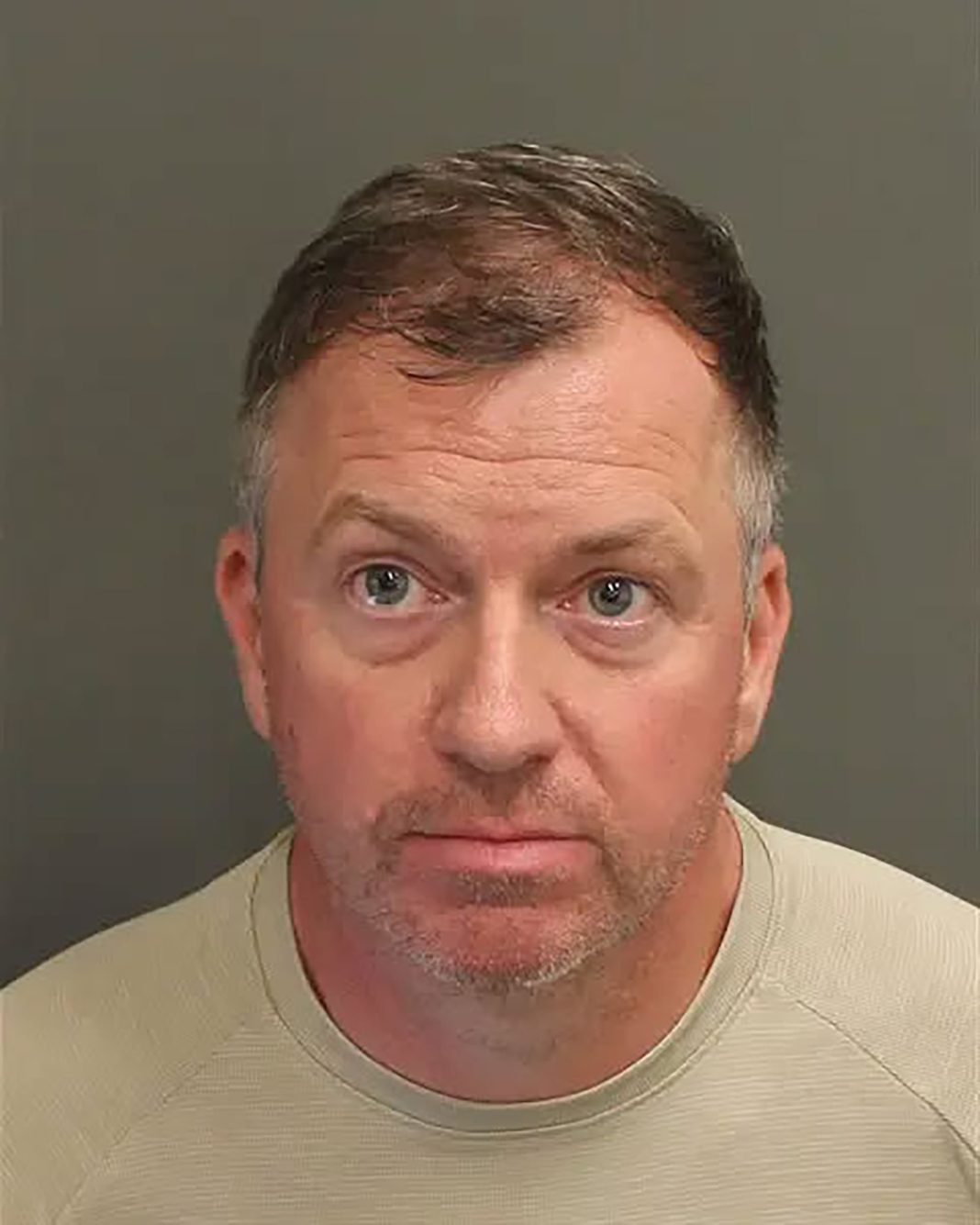 flight-attendant-arrested-for-pushing-line-jumping-teen-girl-at-disney-world flight-attendant-arrested-for-pushing-line-jumping-teen-girl-at-disney-world