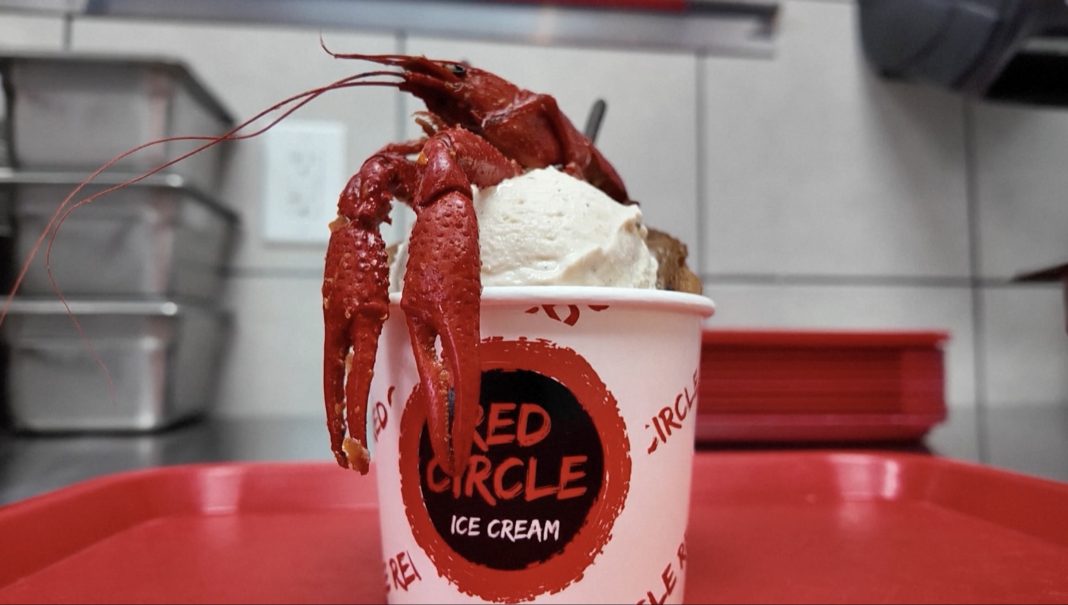 would-you-try-crawfish-ice-cream?-restaurant’s-bizarre-creation-is-wildly-popular:-‘juices-are-flowing-and-i’m-licking-my-fingers’