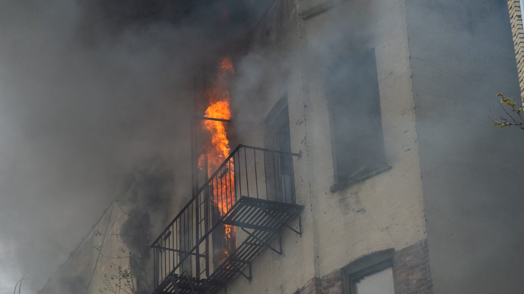 2-dead-and-11-injured-after-enormous-blaze-tears-through,-partially-collapses-nyc-apartment-building:-‘heavy,-heavy-damage’