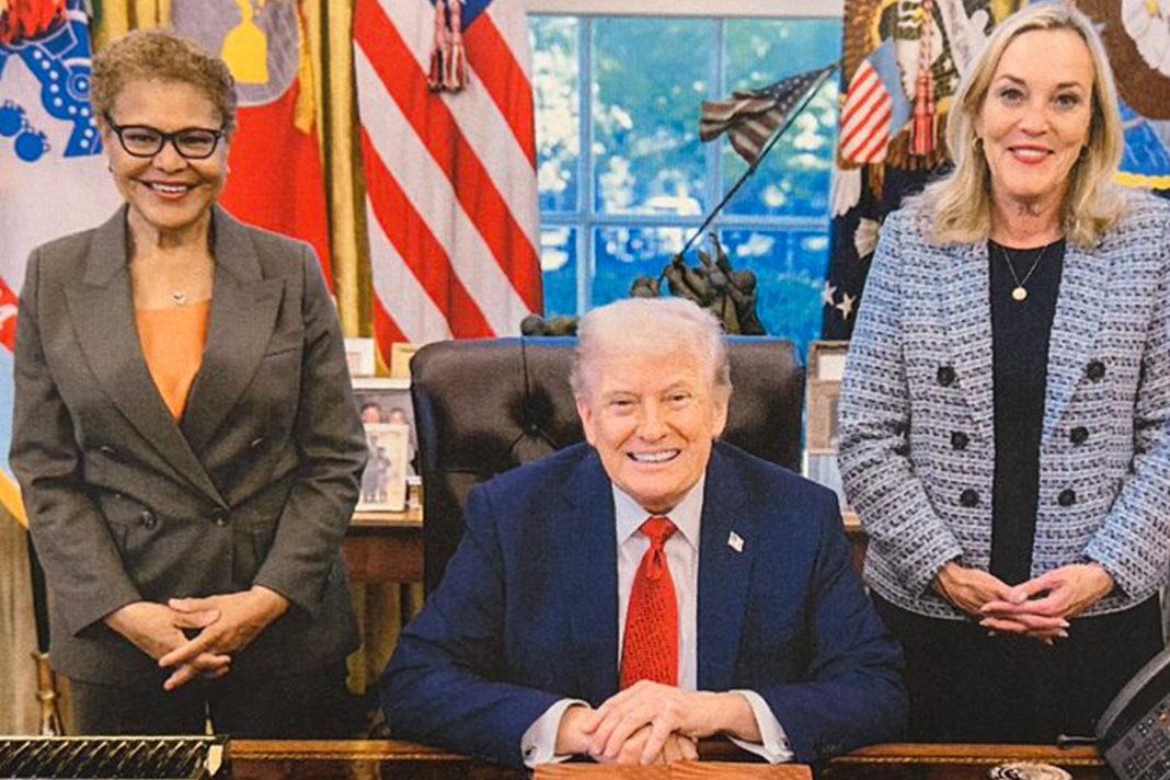 mayor-bass-all-smiles-as-she-poses-for-white-house-pic-with-president-trump