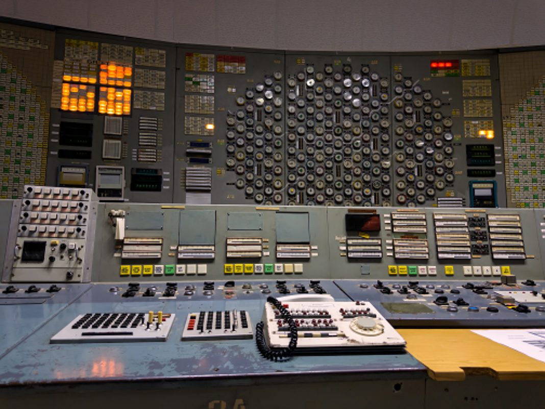 eerie-photos-of-abandoned-chernobyl-plant-show-lights-still-glowing-on-nuclear-control-panel:-‘incredibly-sad’